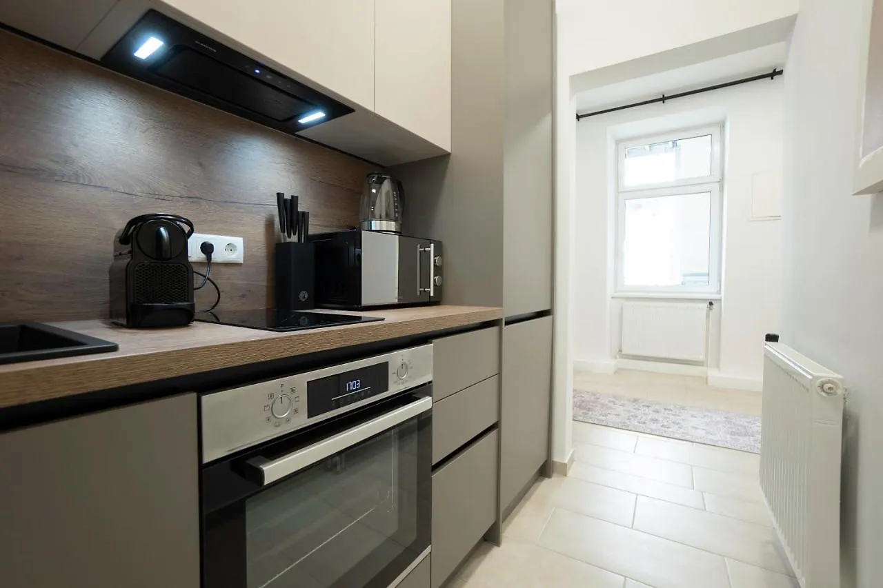 Modern Apartment With A Balcony Near Belvedere فيينا