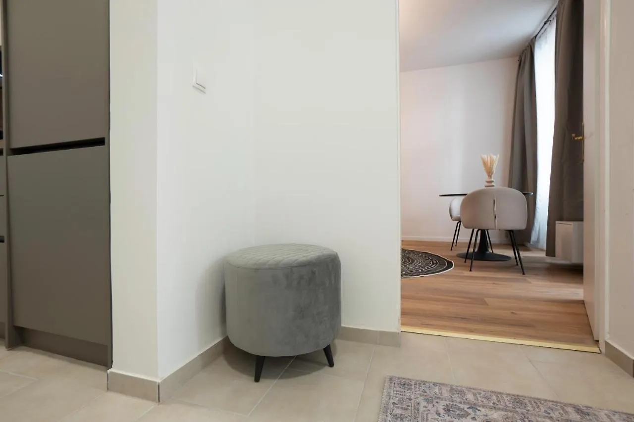 Modern Apartment With A Balcony Near Belvedere فيينا 0*,  النمسا