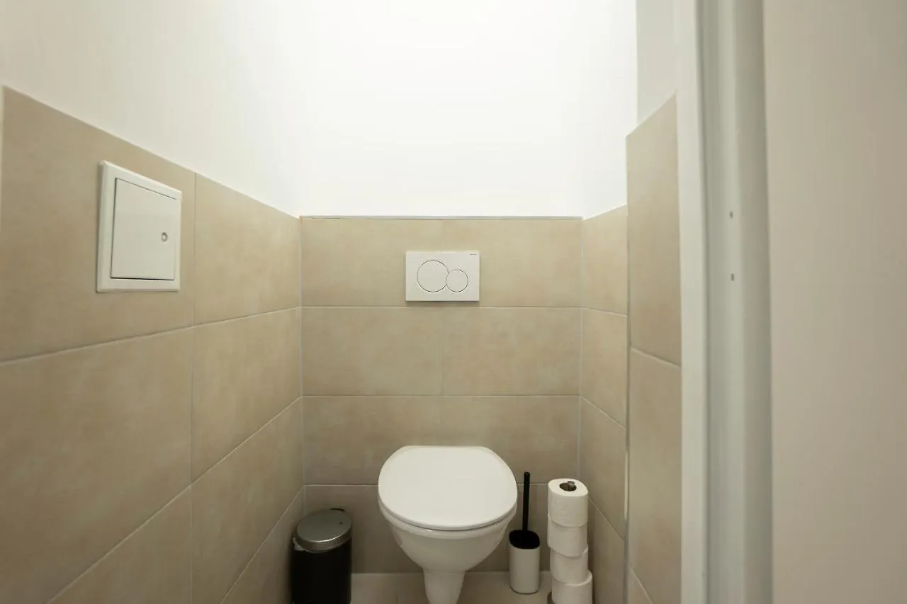 Modern Apartment With A Balcony Near Belvedere فيينا النمسا