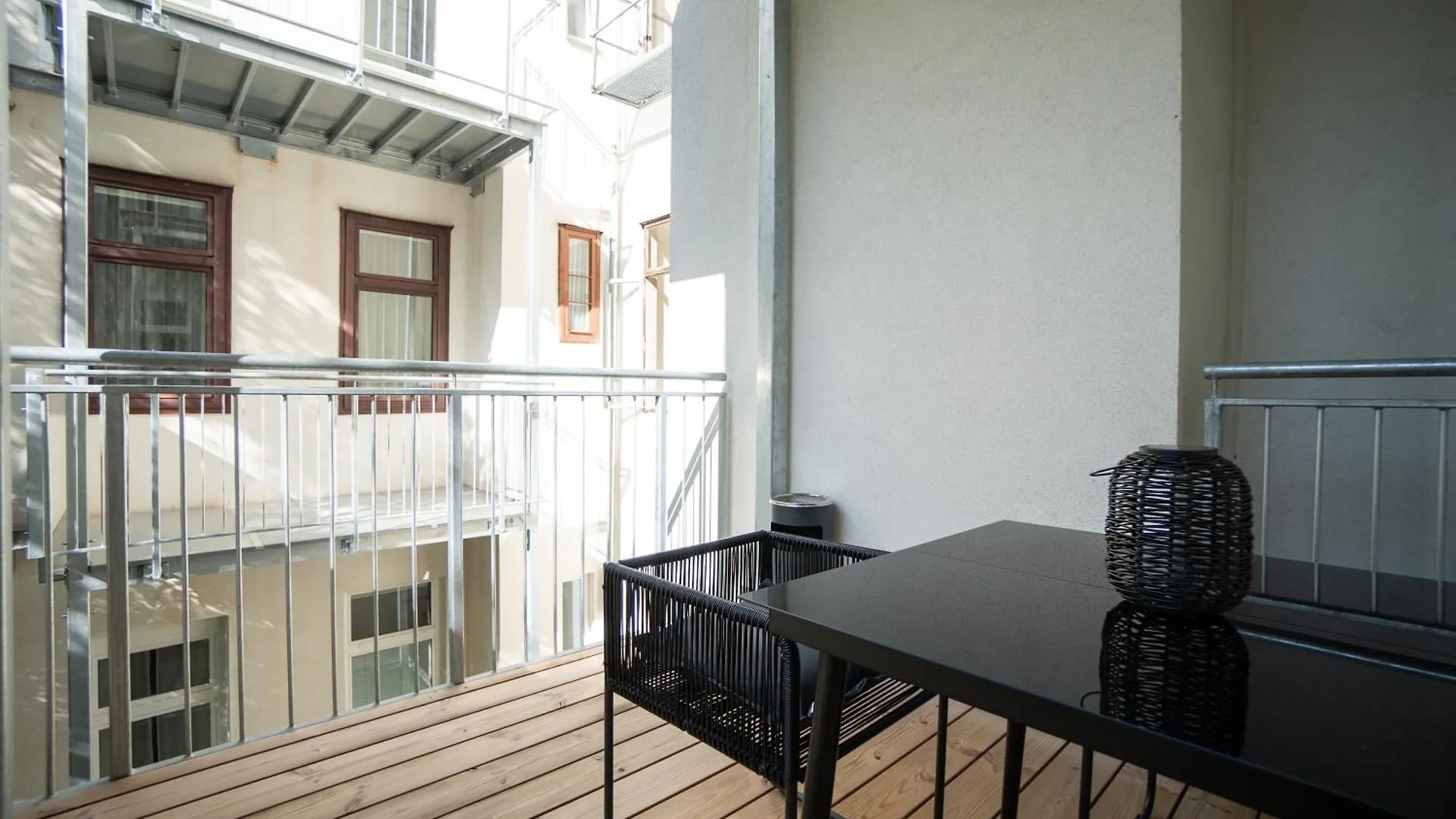 Modern Apartment With A Balcony Near Belvedere فيينا
